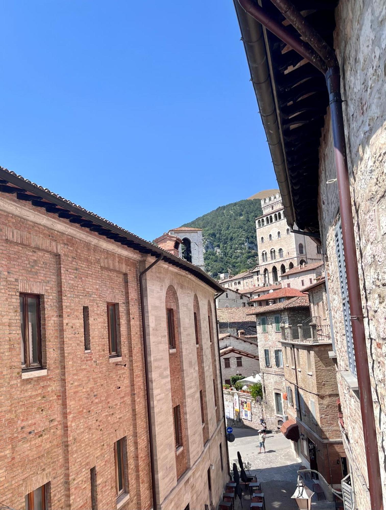 L'Inferno Di Dante Bed & Breakfast Gubbio Exterior photo